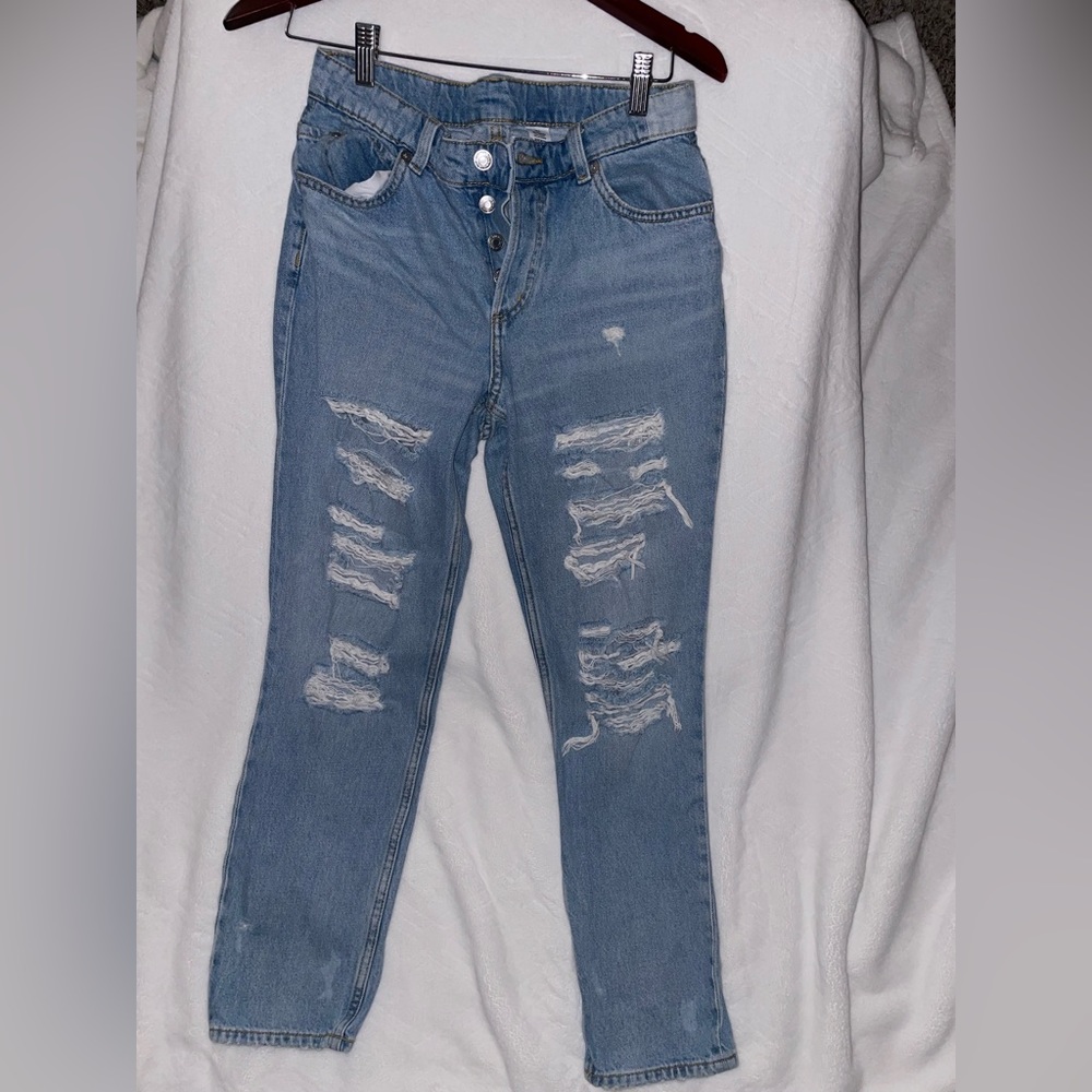 H&M Boyfriend jeans, size 4, light wash, ripped jeans.